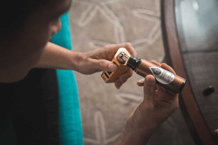 Vaping 101: A Step-By-Step Guide on How to Refill Your Vape Pen 3